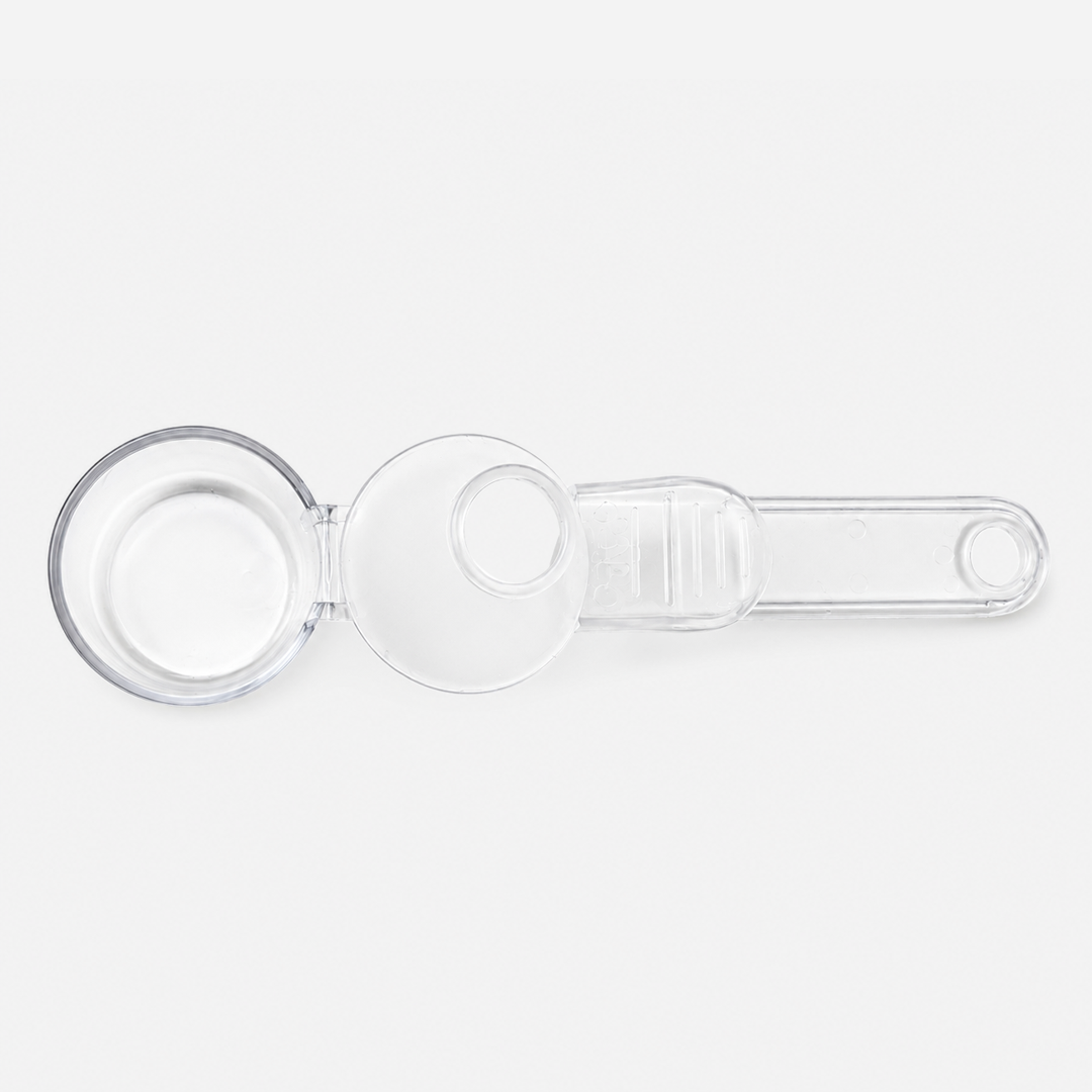 Self-Leveling Funnel Scoop Detail | Maison Koko